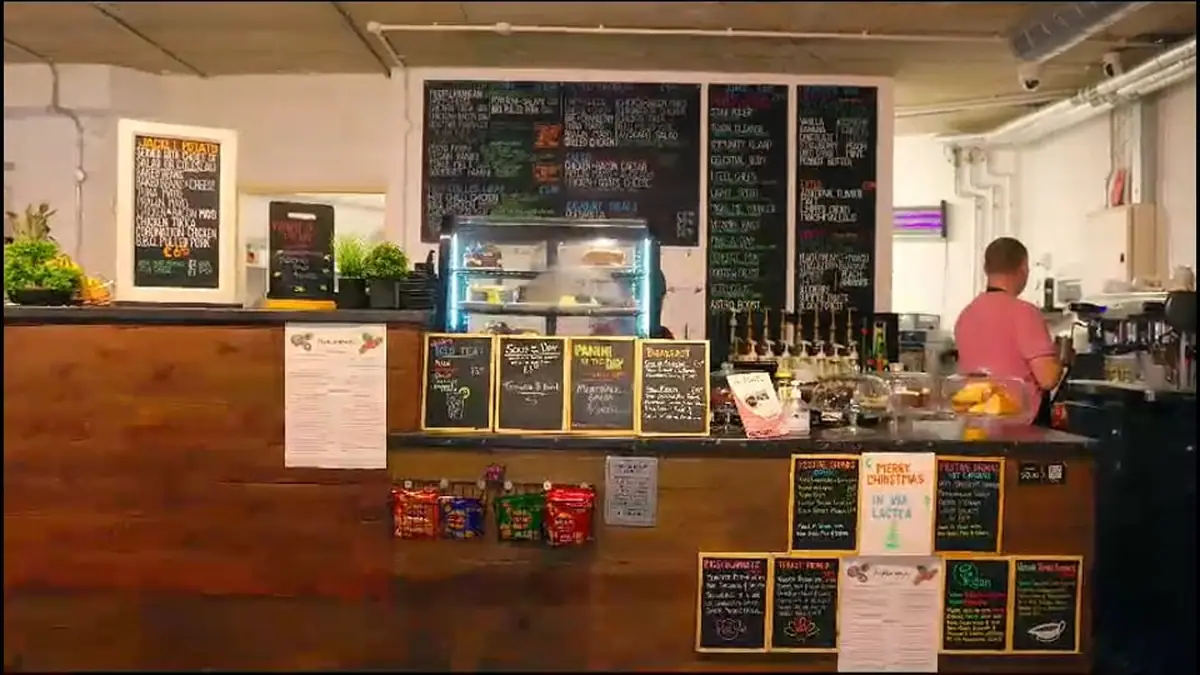 In Via Lactea – vegan bakery in Bristol town centre